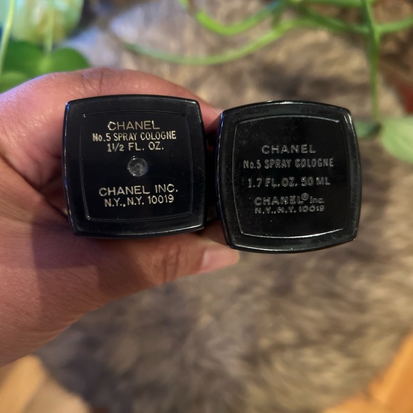 Chanel vintage Black and Gold cologne bottles - Picture 5 of 7